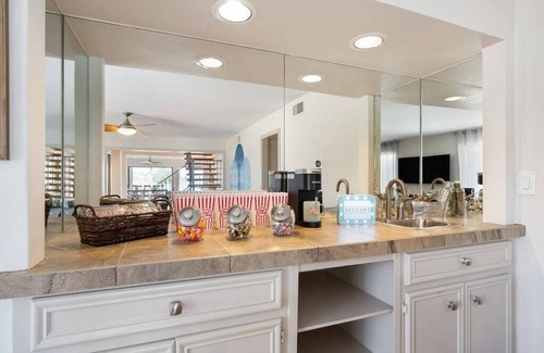 Horseshoe Bay Casa | Horseshoe Bay - Lakefront + Pool - Lucy on the Lake