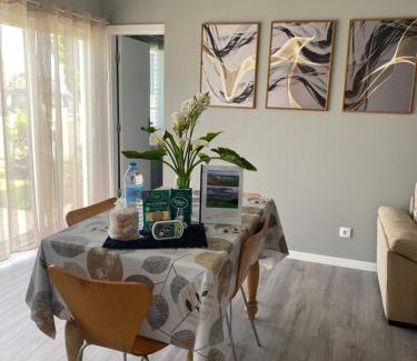Praia da Vitoria Apartamento | Hortênsia's AL