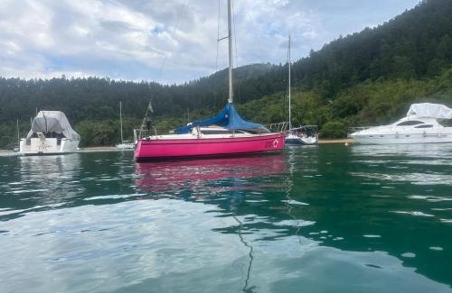 Saco da Ribeira Alquiler De Eote | Hospedagem exclusiva no veleiro