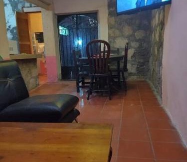Centro histórico Casa | hospedaje cuarto principal con dos camas matrimoniales