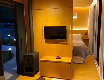 Igrejinha Casa | HOSPEDE-SE EM UM CONTAINER AO LADO DE GRAMADO - RS