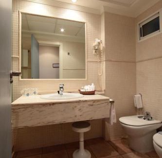 San Juan de Alicante Hotel | Hospedium Hotel Abril