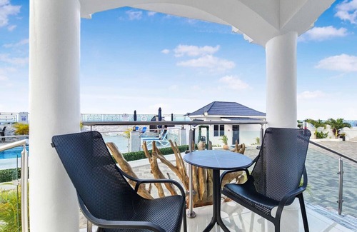 St.Bran's Burg Apartamento | Hospitality Expert BTS 7: Pool, Beach & Bar