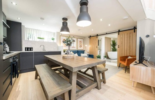 Georgian Quarter Casa | Host Apartments The Georgian Coach House 1