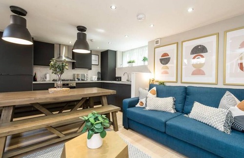 Georgian Quarter Casa | Host Apartments The Georgian Coach House 1