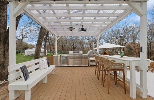 Azle Casa | ★Host Events! Heated pool, Sauna, Games & Pizza oven->33 min Forth Worth★