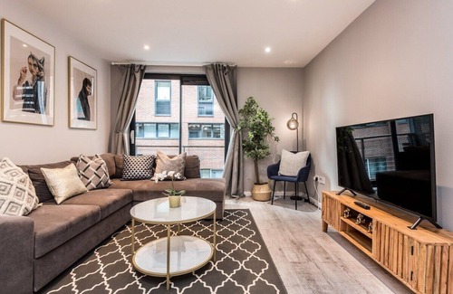 Baltic Triangle Apartamento | Host & Stay | Baltic Balcony Apt