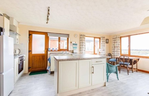 Happisburgh Cabaña | Host & Stay | Breezy Bungalow