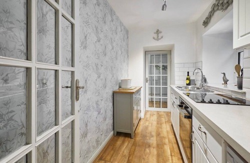 Brynsiencyn Casa | Host & Stay | Camwy Cottage
