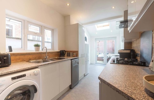 Caversham Casa | Host & Stay | Caversham Westfield House