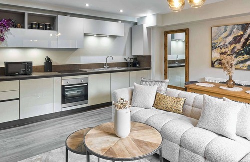 Baltic Triangle Casa | Host & Stay | Chic Townhouse by the Docks