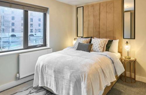 Baltic Triangle Casa | Host & Stay - Chic Townhouse by the Docks
