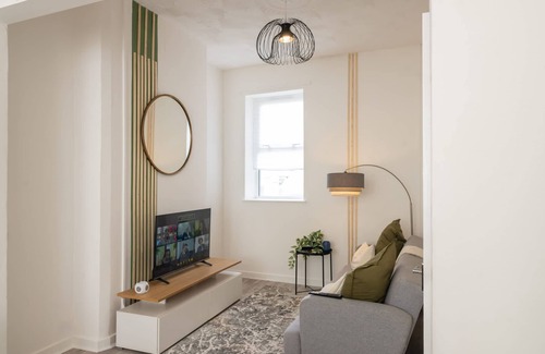 Riverside Casa | Host Stay Craddock Street