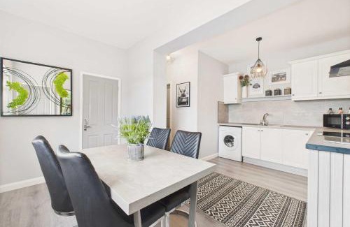 Middlesbrough Casa | Host & Stay - Crosby House