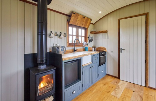 Bronllys Chalet De Esquí | Host & Stay | Dafad Du