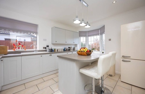 Woodingdean Casa | Host & Stay | Downs Valley House