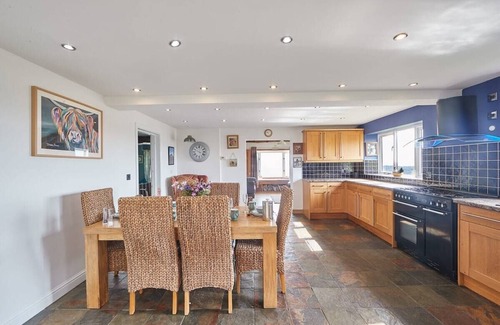 Ravenscar Casa | Host & Stay | Fairview House