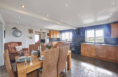 Ravenscar Casa | Host & Stay | Fairview House