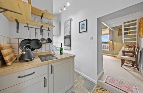 Calver Casa | Host & Stay | Foxglove Cottage