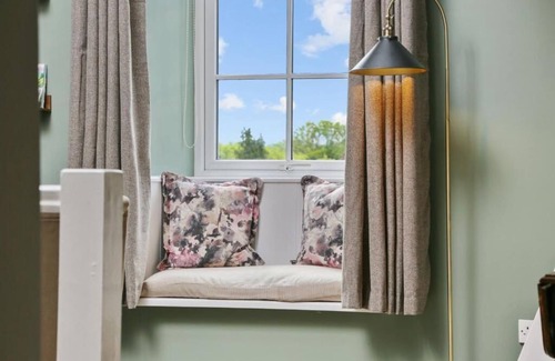 Calver Casa | Host & Stay | Foxglove Cottage