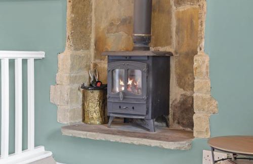 Calver Casa | Host & Stay - Foxglove Cottage