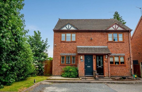 Worcester Casa | Host & Stay | Hales Orchard