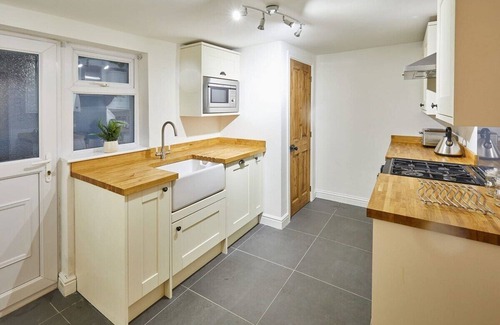 Stockton-on-Tees Casa | Host & Stay | High Street Cottage