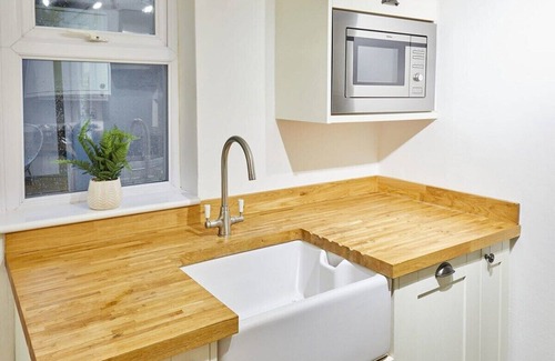 Stockton-on-Tees Casa | Host & Stay | High Street Cottage