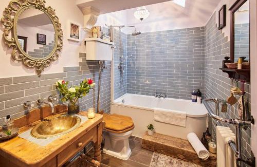 Morpeth Casa | Host & Stay - Lilac Cottage