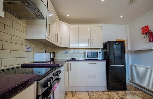 Wyken Casa | Host & Stay | Manfield Avenue