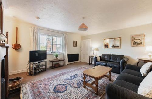 Fakenham Casa | Host & Stay - Manor View