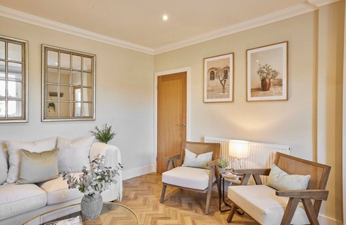 Birstall Casa | Host & Stay | Oakwell Cottage