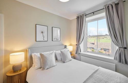Birstall Casa | Host & Stay - Oakwell Cottage
