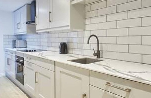 West Cliff Casa | Host Stay Penny Farthing Cottage