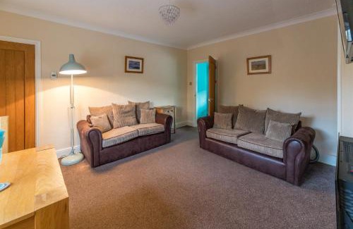 Belford Casa | Host & Stay - Poppy Cottage