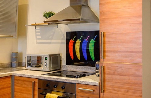 St George's Quarter Apartamento | Host & Stay | Queen Square Apartment