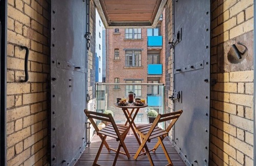 St George's Quarter Apartamento | Host & Stay | Queen Square Apartment