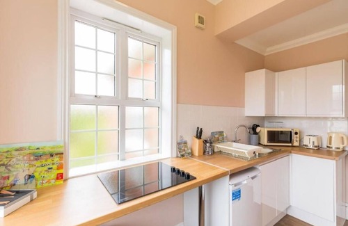 Fritton Apartamento | Host & Stay | Redwings Sanctuary Rooms