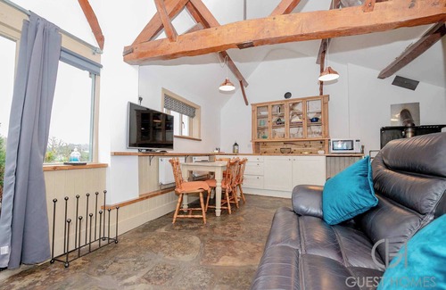 Broughton Hackett Casa | Host & Stay | Snodsbury Barn