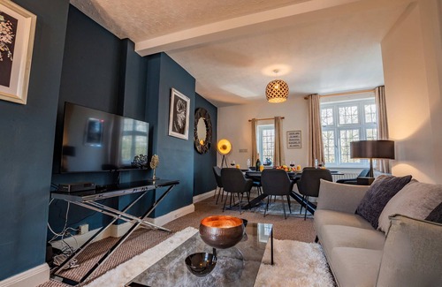Tadworth Apartamento | Host & Stay | Station Approach