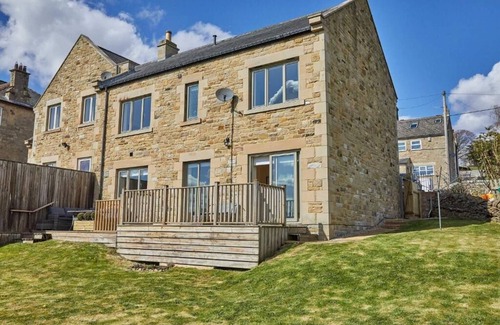 Haydon Bridge Casa | Host & Stay | Strathview