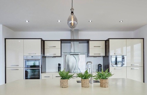 Hope Street Apartamento | Host & Stay | The Knight Street Penthouse I