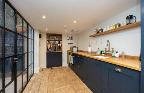 Montpelier Casa | Host & Stay - The September Cottage
