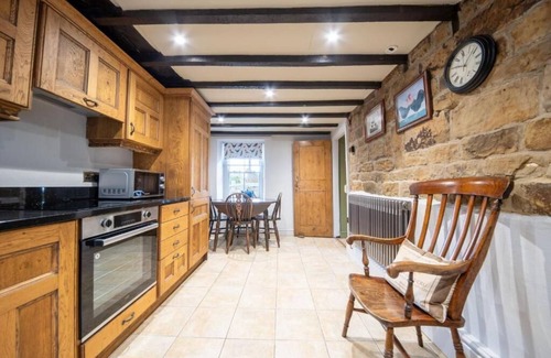 Alfreton Casa | Host & Stay | Well Farm Cottage