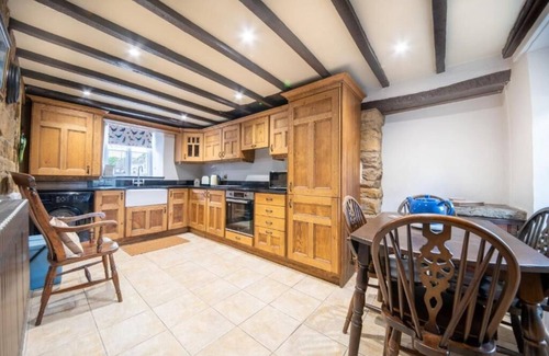 Alfreton Casa | Host & Stay | Well Farm Cottage