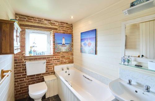 Fakenham Casa | Host & Stay - West Barn
