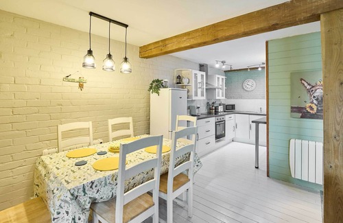 Fakenham Casa | Host & Stay | West Barn