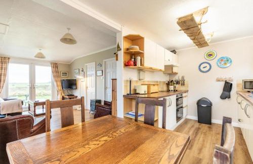 Irstead Casa | Host & Stay - Wylaway