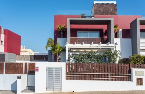 Ferragudo Casa | Host Wise - Luxurious House with Private Salt Pool