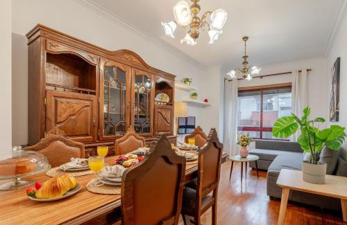 Boavista Apartamento | Host Wise - Rustic Bright Flat - City Centre